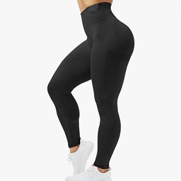 NWOT Scrunch Bum Leggings - Picture 2 of 5